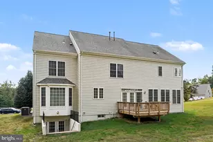 3320 McCorkle Ct, Triangle, VA 22172 - Photo 2