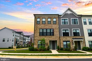 13825 Estuary Pl, Woodbridge, VA 22191 - Photo 2