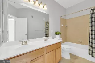 2595 Eastbourne Dr, Woodbridge, VA 22191 - Photo 32