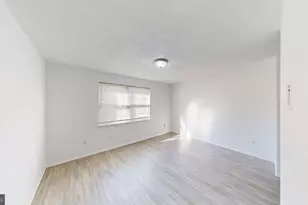 12199 Chaucer Ln, Woodbridge, VA 22192 - Photo 8