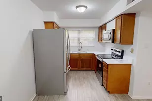 12199 Chaucer Ln, Woodbridge, VA 22192 - Photo 2