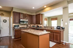 13724 Hastenbeck Dr, Gainesville, VA 20155 - Photo 10