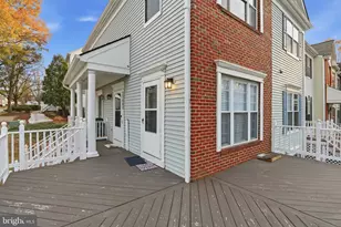 15663 Viewpoint Cir, Dumfries, VA 22025 - Photo 2