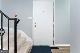 12346 Woodlawn Ct, Woodbridge, VA 22192 - Photo 2