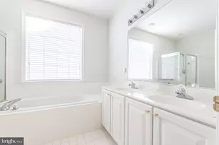 6880 Saddle Run Way, Gainesville, VA 20155 - Photo 20