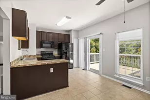 15719 Lansdale Pl, Dumfries, VA 22025 - Photo 16