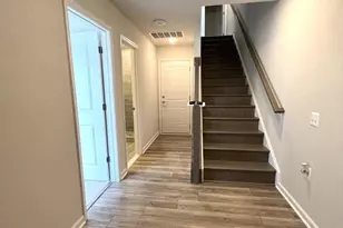 15139 Jaxton Sq Ln, Haymarket, VA 20169 - Photo 2