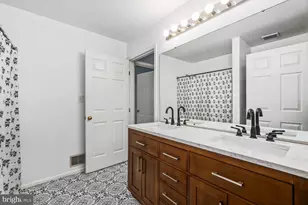 1865 Tiger Lily Cir, Woodbridge, VA 22192 - Photo 12