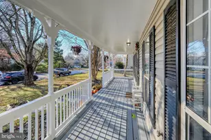 5876 Pontiac Dr, Woodbridge, VA 22193 - Photo 4