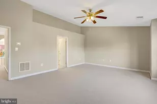 8605 Ellis Ford Pl, Gainesville, VA 20155 - Photo 48