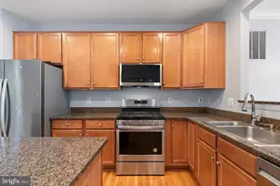 12904 Leatherwood Ln, Woodbridge, VA 22192 - Photo 18