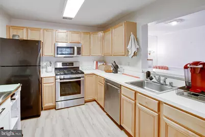 13615 Garfield Place #203, Woodbridge, VA 22191 - Photo 6
