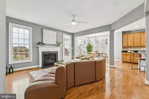 16363 Rusty Rudder Dr, Woodbridge, VA 22191 - Photo 12