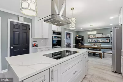 6047 Greenway Court, Manassas, VA 20112 - Photo 4