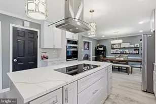 6047 Greenway Ct, Manassas, VA 20112 - Photo 4