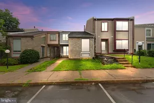 10805 Violet Ct, Manassas, VA 20109 - Photo 2