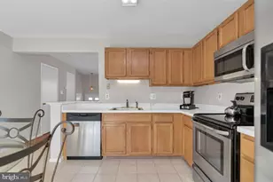 1947 Winslow Ct, Woodbridge, VA 22191 - Photo 10