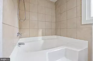 7805 Tayloe Dr, Manassas, VA 20112 - Photo 8