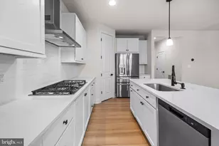 9516 Kimbleton Hall Loop, Manassas Park, VA 20111 - Photo 14