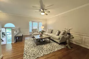 12121 Derriford Ct, Woodbridge, VA 22192 - Photo 2