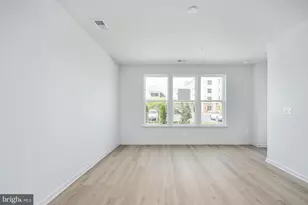 2540 Neabsco Common Pl, Woodbridge, VA 22191 - Photo 6