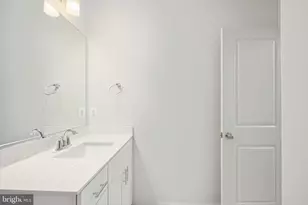 2540 Neabsco Common Pl, Woodbridge, VA 22191 - Photo 22