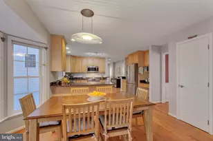 7414 Silent Willow Ct, Manassas, VA 20112 - Photo 8