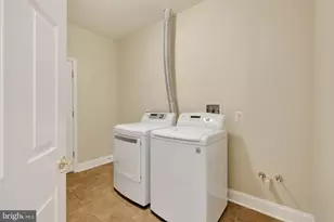 6920 Netherstone Ct, Gainesville, VA 20155 - Photo 22