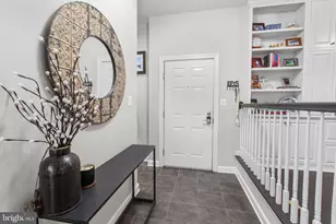 810 Belmont Bay Dr, Woodbridge, VA 22191 - Photo 2