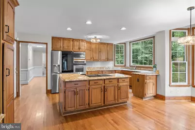 10201 Leatherleaf Court, Manassas, VA 20111 - Photo 18