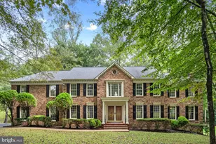 10201 Leatherleaf Ct, Manassas, VA 20111 - Photo 2