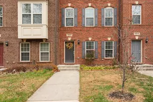 15981 Marsh Pl, Haymarket, VA 20169 - Photo 2