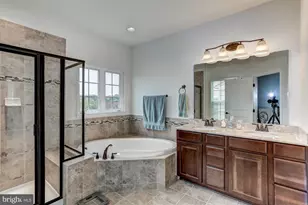 7067 Kona Dr, Gainesville, VA 20155 - Photo 20