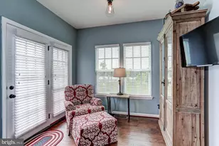 7067 Kona Dr, Gainesville, VA 20155 - Photo 16