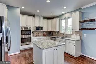 7067 Kona Dr, Gainesville, VA 20155 - Photo 10