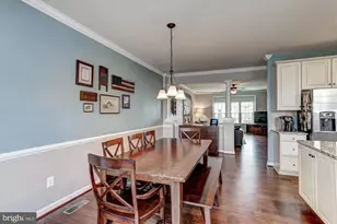 7067 Kona Dr, Gainesville, VA 20155 - Photo 8