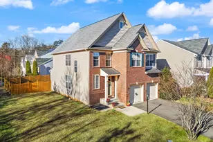 7722 Yalta Way, Gainesville, VA 20155 - Photo 2