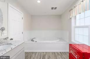 1412 Devils Reach Rd, Woodbridge, VA 22192 - Photo 28