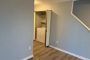 1935 Winslow Ct, Woodbridge, VA 22191 - Photo 6