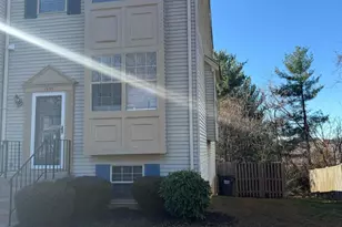 1935 Winslow Ct, Woodbridge, VA 22191 - Photo 2