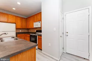 5039 Anchorstone Dr, Woodbridge, VA 22192 - Photo 12