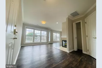 8069 Stonewall Brigade Court #201, Manassas, VA 20109 - Photo 4