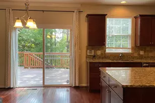 12437 Pfitzner Ct, Woodbridge, VA 22192 - Photo 10