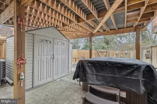 1904 Pohick Creek Ct, Woodbridge, VA 22192 - Photo 22