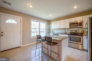 1412 Cottonwood Ct, Woodbridge, VA 22191 - Photo 4