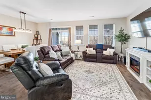 13804 Greendale Dr, Woodbridge, VA 22191 - Photo 8