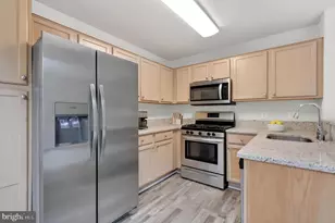 3354 Cape May Ct, Dumfries, VA 22026 - Photo 6