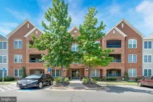 7065 Heritage Hunt Dr, Gainesville, VA 20155 - Photo 2