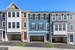 3970 Shire Meadow Ln, Triangle, VA 22172 - Photo 2