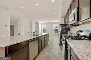 3970 Shire Meadow Ln, Triangle, VA 22172 - Photo 12